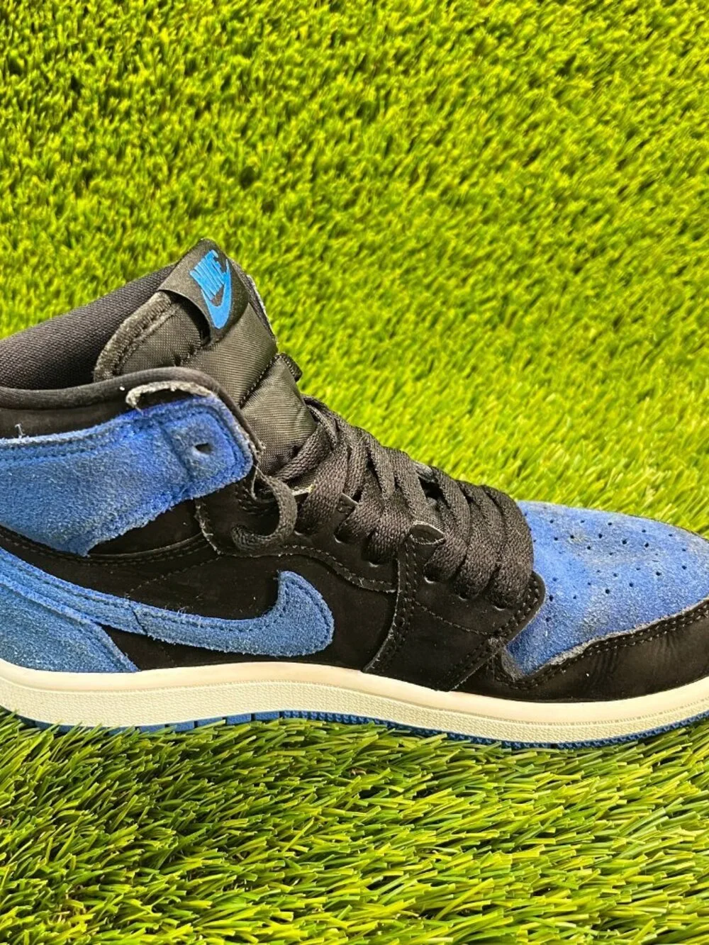 Nike Air Jordan 1 Retro High OG Boys Size 3Y Athletic Basketball‎ Shoes Sneakers